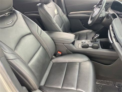 Used 2024 Cadillac XT4 Premium Luxury image 19