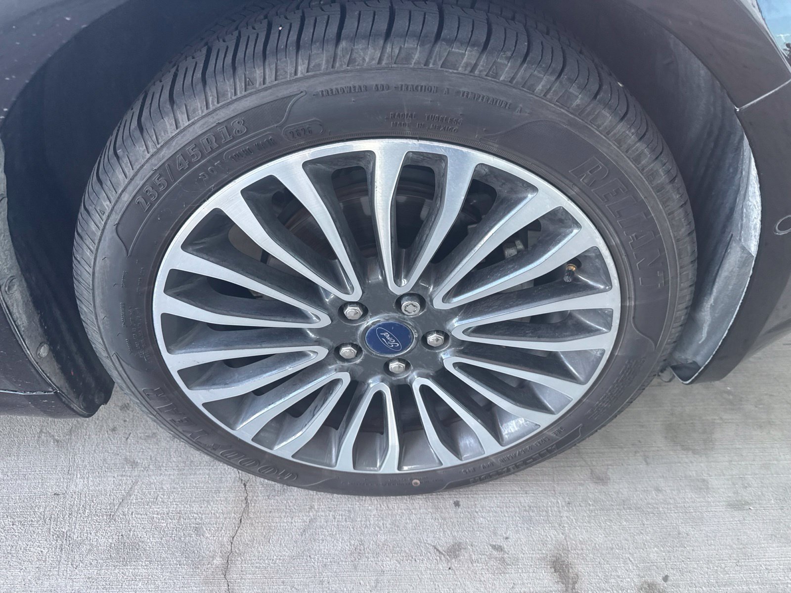 Used 2018 Ford Fusion SE w/ Fusion SE Technology Package FWD image 26