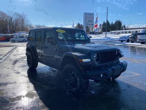 Used 2025 Jeep Wrangler Willys image 6