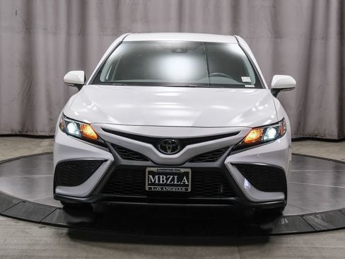 Used 2023 Toyota Camry SE FWD image 6