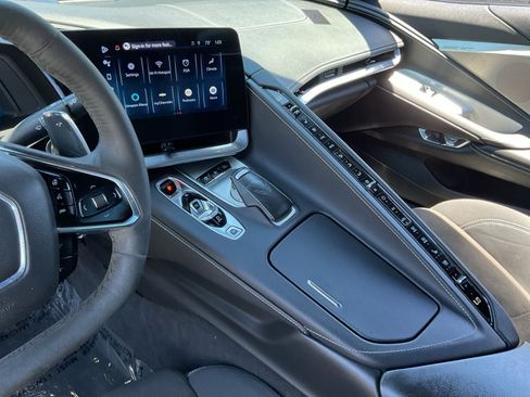 Used 2024 Chevrolet Corvette Stingray Preferred Conv w/ Z51 Performance Package RWD image 10