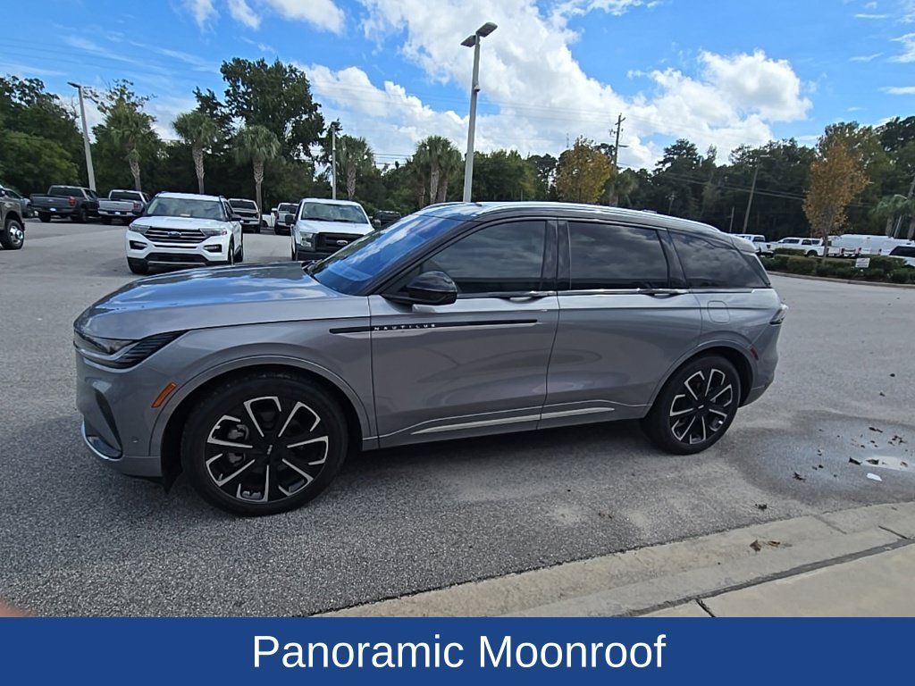 Used 2024 Lincoln Nautilus Reserve w/ Equipment Group 202A AWD/4WD image 4