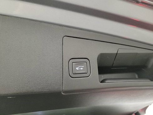 Certified 2025 Cadillac XT5 Premium Luxury image 24