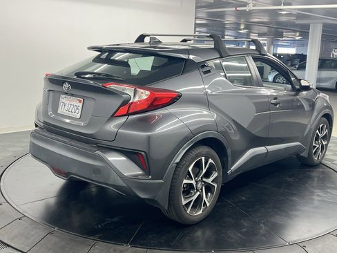Used 2018 Toyota C-HR XLE image 4