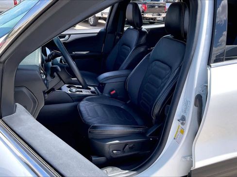 Used 2023 Ford Escape Platinum w/ Premium Technology Package image 8