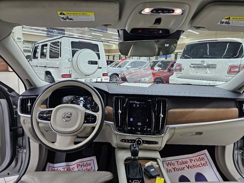 Used 2017 Volvo S90 T6 Inscription w/ Vision Package image 29