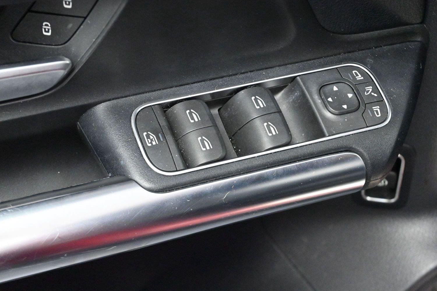Used 2021 Mercedes-Benz GLA 250 w/ Premium Package image 13