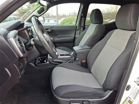 Certified 2023 Toyota Tacoma TRD Off-Road image 13