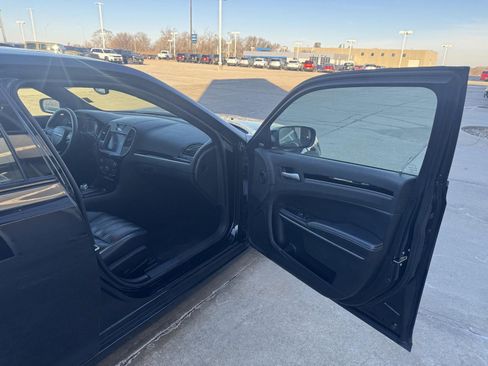 Used 2023 Chrysler 300 S image 26