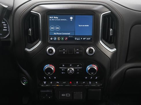 Used 2023 GMC Sierra 2500 AT4 w/ AT4 Premium Plus Package image 22