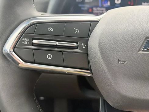New 2026 Chevrolet Equinox LT w/ Convenience Package II FWD image 24