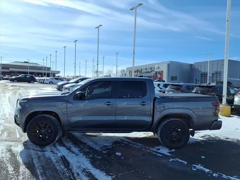 Used 2023 Nissan Frontier SV w/ Midnight Edition Package image 6
