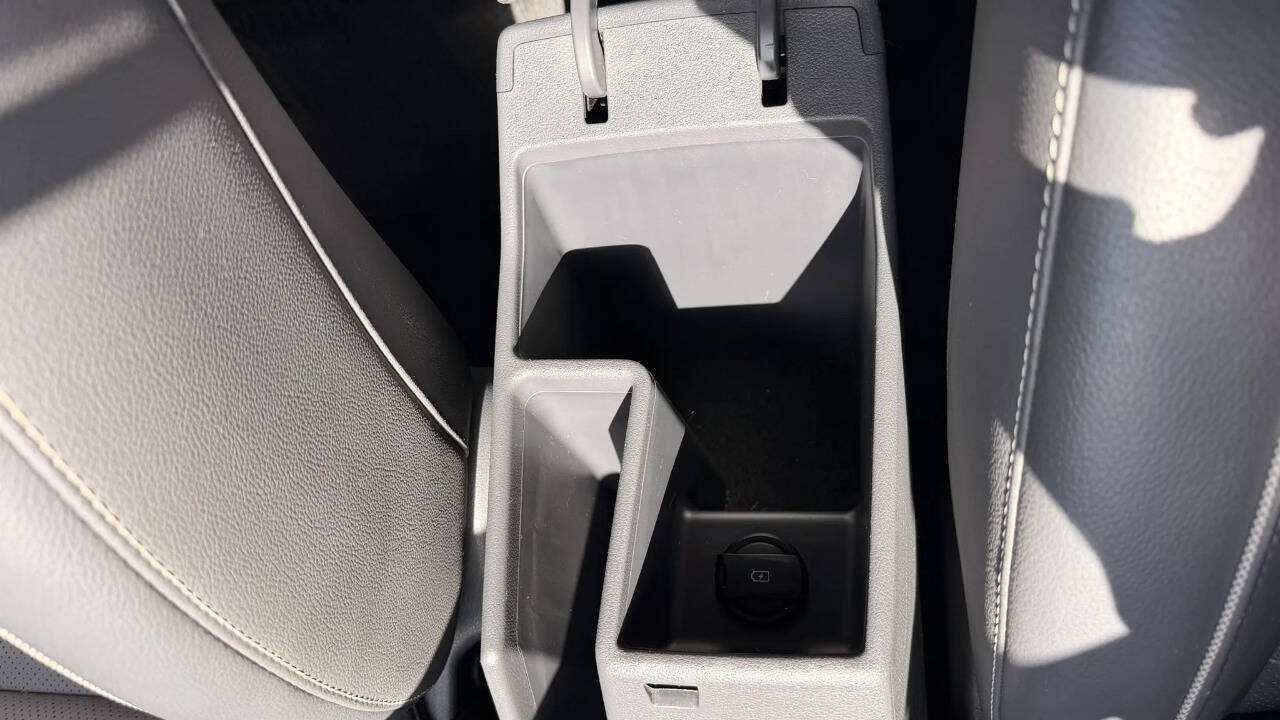 Used 2019 Hyundai Ioniq Limited FWD image 18