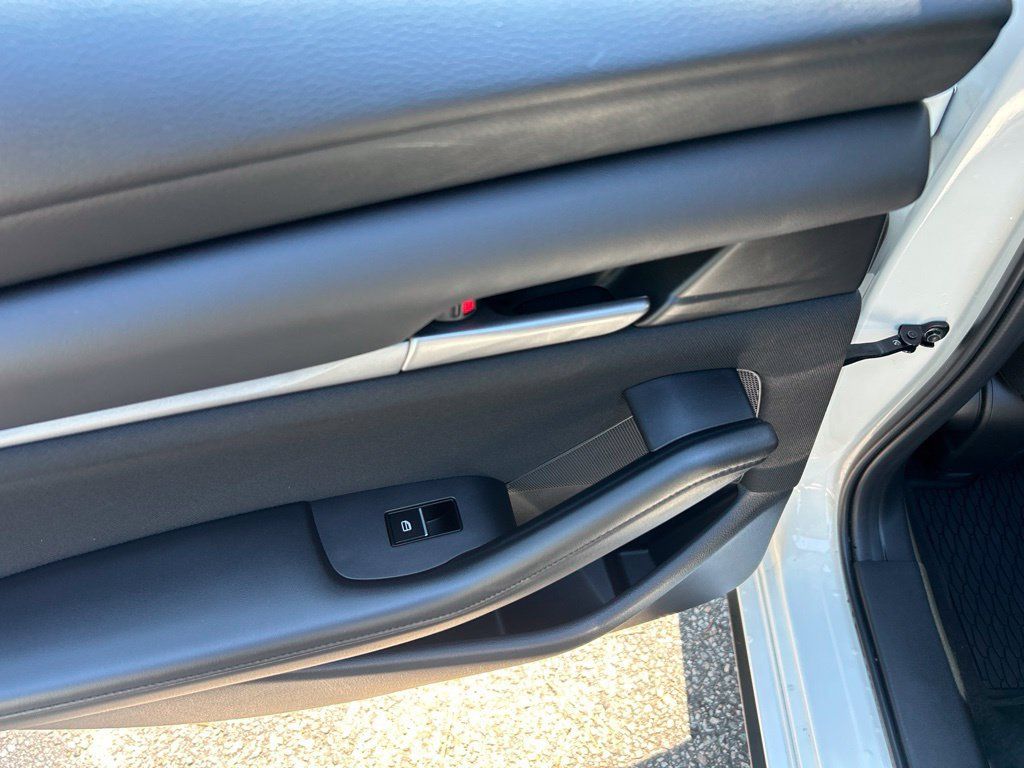 Used 2025 MAZDA MAZDA3 s FWD image 26