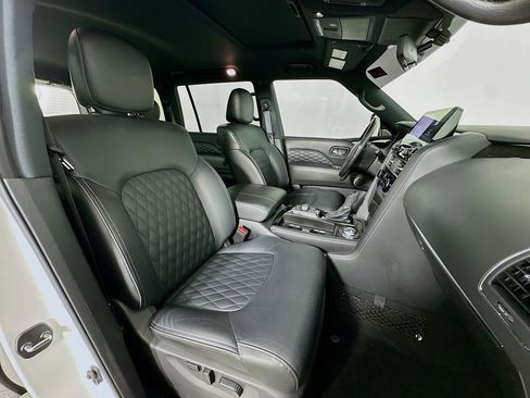 Used 2024 INFINITI QX80 Sensory image 30
