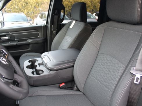 Used 2025 RAM 2500 Big Horn image 13