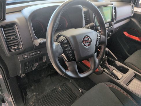 Used 2023 Nissan Frontier PRO-4X w/ Technology Package AWD/4WD image 17