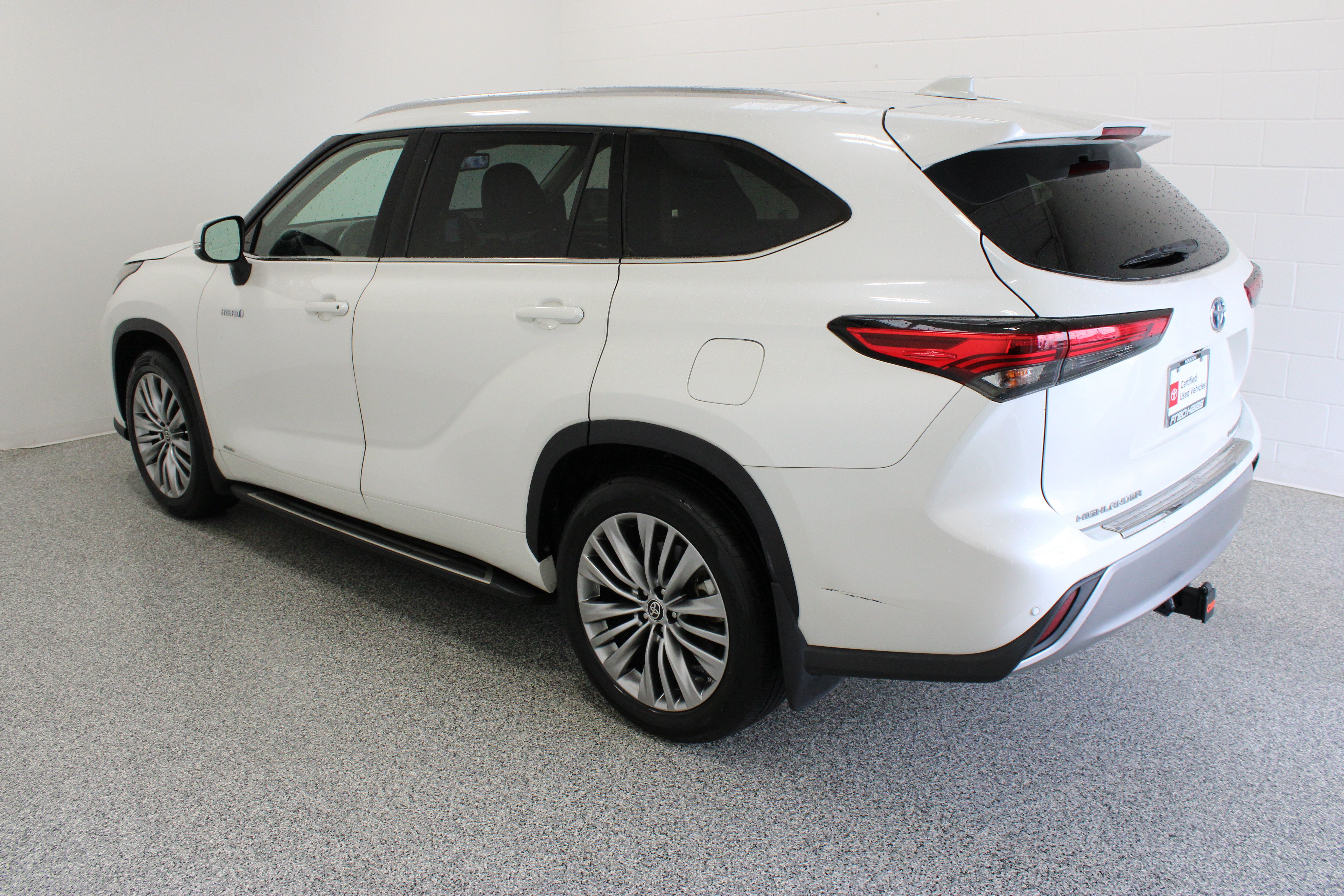 Certified 2020 Toyota Highlander Platinum AWD/4WD image 9