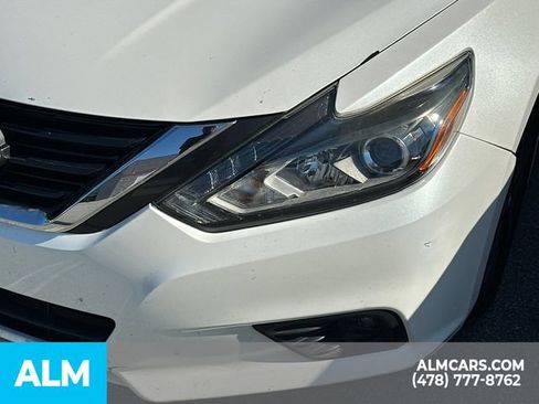 Used 2017 Nissan Altima 2.5 SR w/ Midnight Edition Package FWD image 6