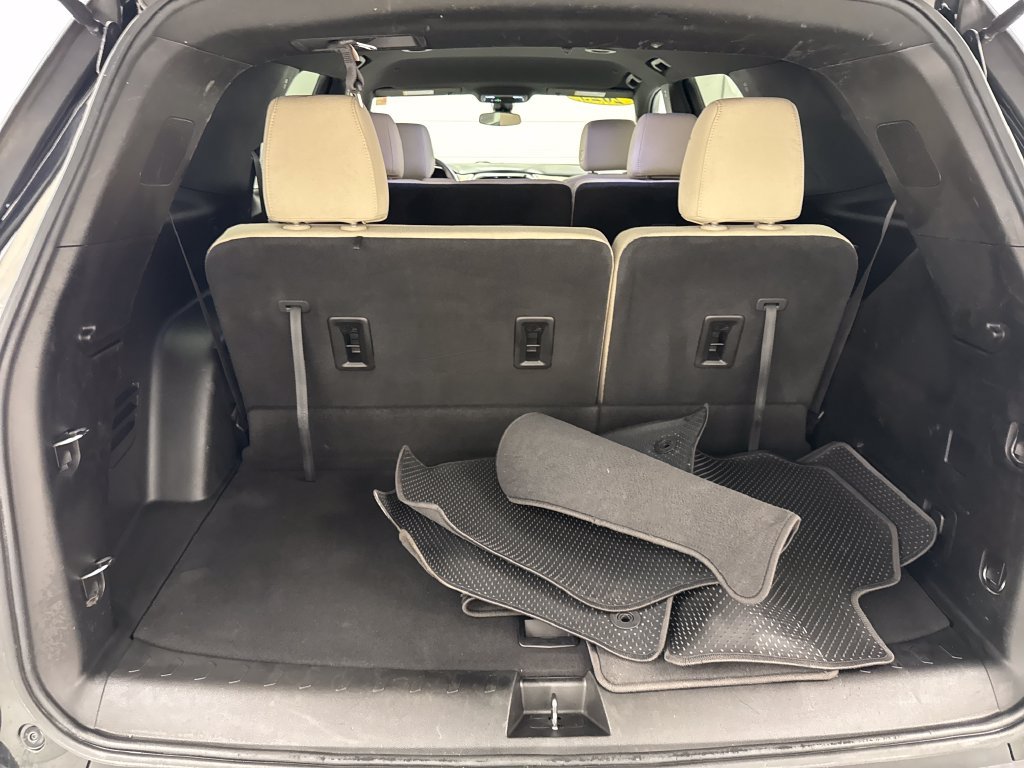 Used 2023 Chevrolet Traverse LS FWD image 23