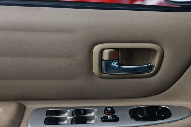 Used 2005 Lexus IS 300 RWD image 46