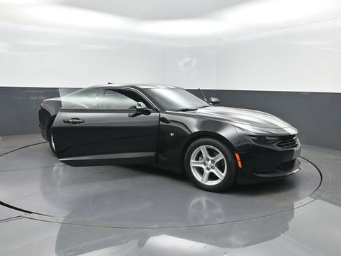 Used 2022 Chevrolet Camaro LT RWD image 31