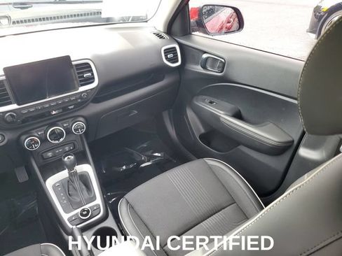 Certified 2025 Hyundai Venue Limited FWD image 24
