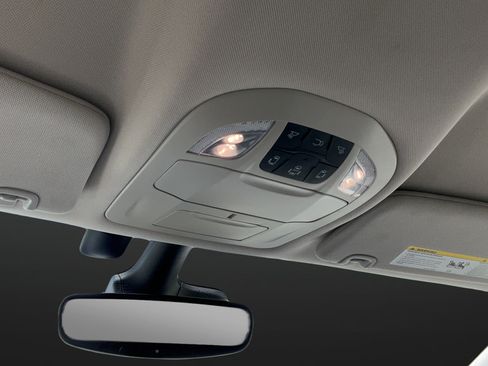 Used 2021 Chrysler Pacifica Touring-L FWD image 25