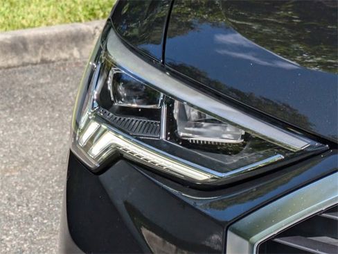 Used 2025 Audi Q3 2.0T Premium w/ Convenience Package image 15