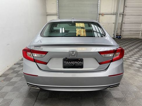 Used 2018 Honda Accord Touring image 10