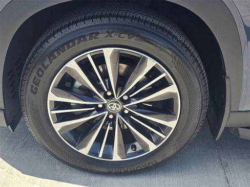 Used 2025 Toyota Grand Highlander AWD Hybrid image 7