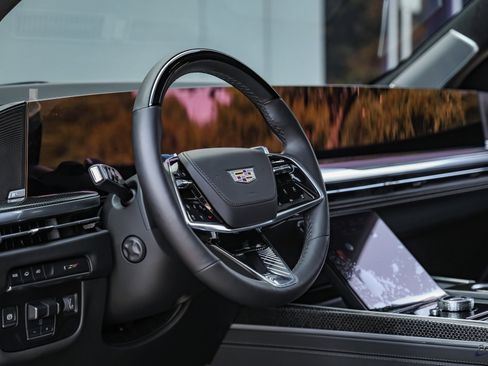 Used 2025 Cadillac Escalade V w/ LPO, Floor Liner Package image 41