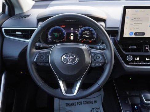 Used 2026 Toyota Corolla Cross XLE FWD image 18