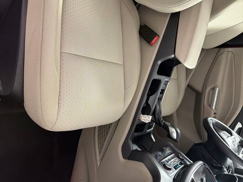 Used 2019 Ford Escape SE FWD image 23