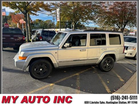 Used 2010 Jeep Commander Sport w/ Sun/Sound Group image 7