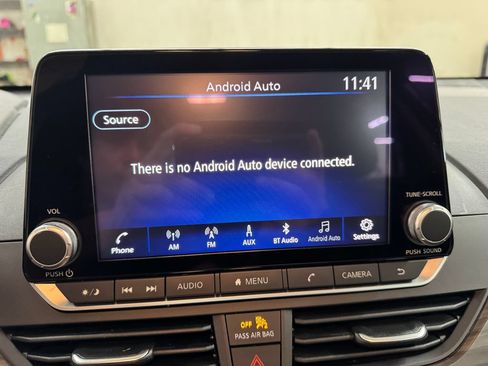 Used 2024 Nissan Altima 2.5 SV FWD image 19