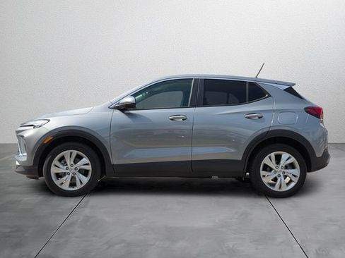 Used 2025 Buick Encore GX Preferred FWD image 2