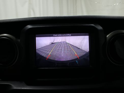 Used 2018 Jeep Wrangler Unlimited Sport S AWD/4WD image 16
