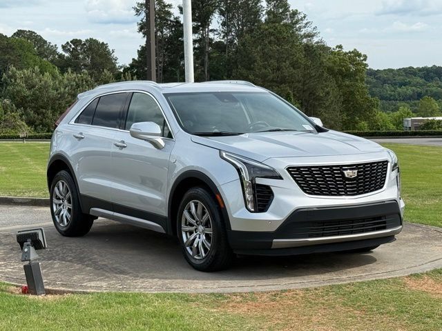 Used 2022 Cadillac XT4 Premium Luxury w/ Safety Alert Package FWD image 8