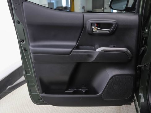 Used 2022 Toyota Tacoma Limited image 20