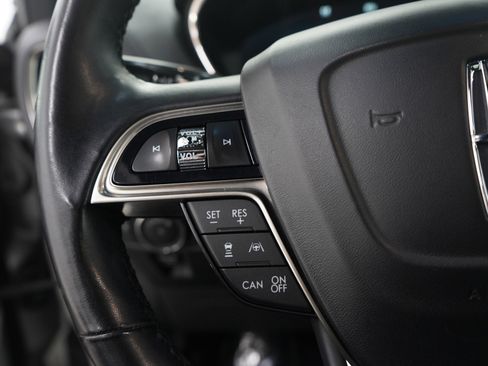 Used 2019 Lincoln Nautilus Reserve image 26