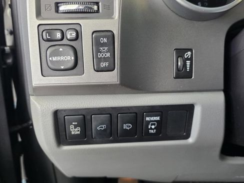 Used 2016 Toyota Sequoia Limited w/ Safety & Convenience Package RWD image 27