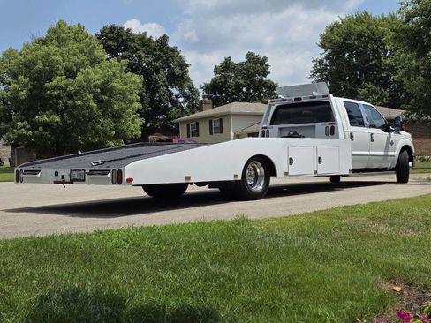 Used 2012 Ford F350 Lariat w/ Lariat Interior Pkg image 4