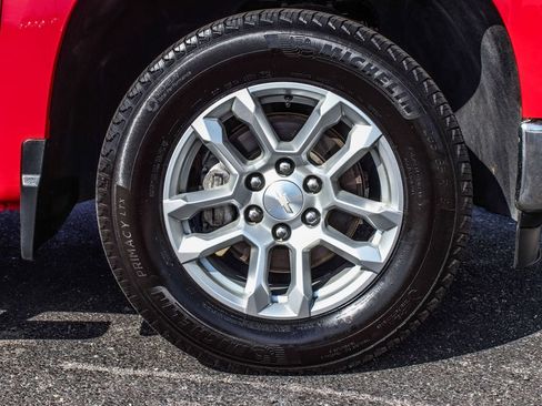 Used 2024 Chevrolet Silverado 1500 LT AWD/4WD image 7