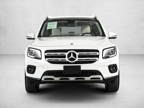 Used 2023 Mercedes-Benz GLB 250 4MATIC image 2