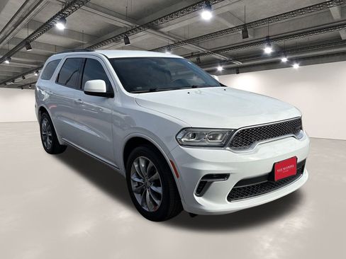 Used 2022 Dodge Durango SXT w/ Anodized Platinum Package image 2