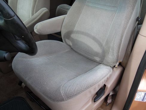 Used 1995 Ford Windstar LX image 10