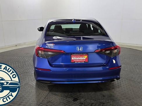 Used 2023 Honda Civic Sport image 6