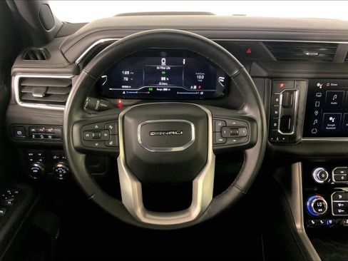 Used 2023 GMC Yukon Denali AWD/4WD image 5