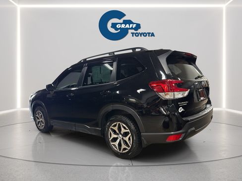 Used 2023 Subaru Forester Premium AWD/4WD image 4